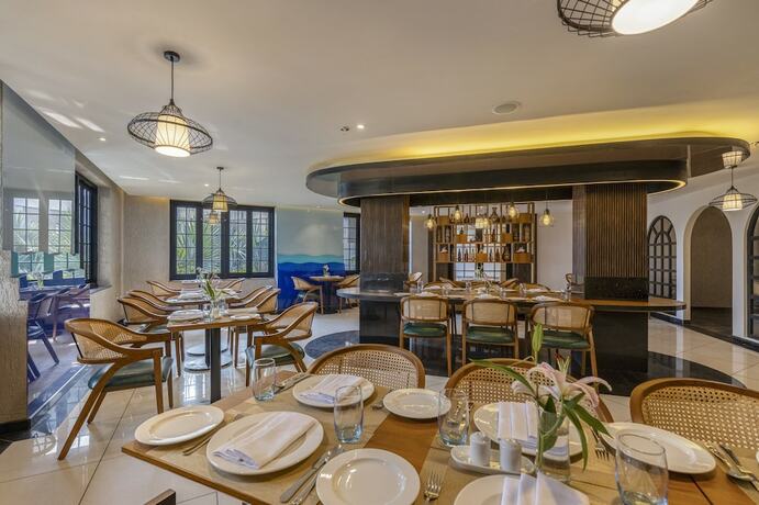 Imagen general del Hotel Sterling Puri. Foto 14