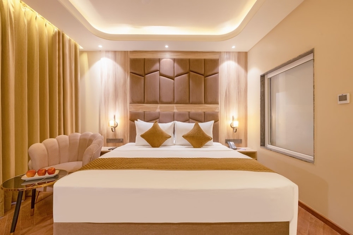 Imagen de la habitación del Hotel Sterling Saryu Ayodhya. Foto 10