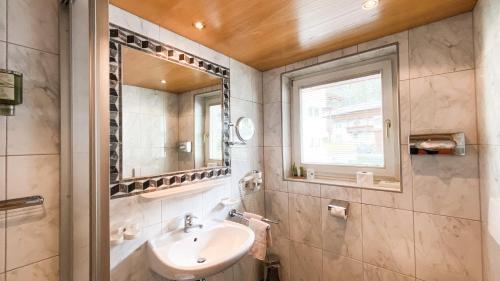 Imagen de la habitación del Hotel Stern, Langenfeld. Foto 19