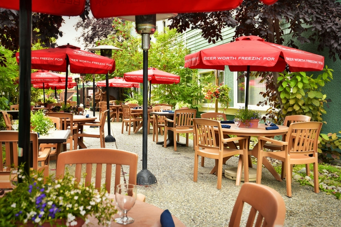 Imagen del bar/restaurante del Hotel Sternwheeler Hotel & Conference Centre, Trademark by Wyndham. Foto 5