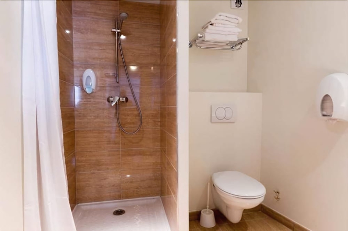 Imagen de la habitación del Hotel St-etienne. Foto 11