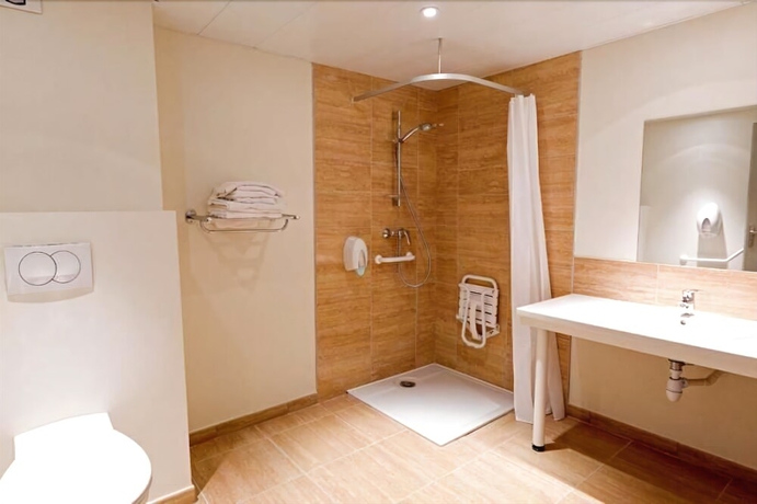 Imagen de la habitación del Hotel St-etienne. Foto 16