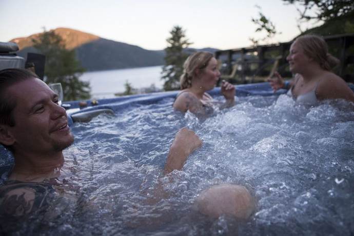 Imagen de la piscina del Hotel Stetindl. Foto 19