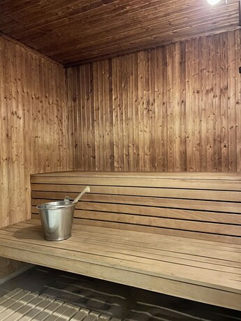 Imagen de la piscina del Hotel Stfl & Vandrarhem Nyboholm. Foto 20