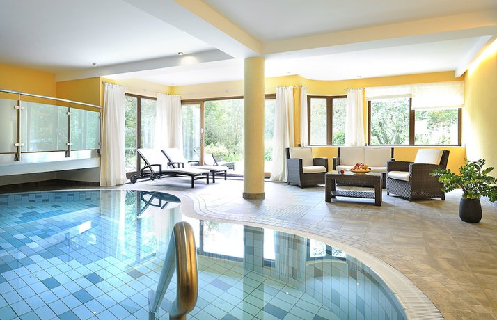 Imagen de la piscina del Hotel St.hubertus. Foto 8