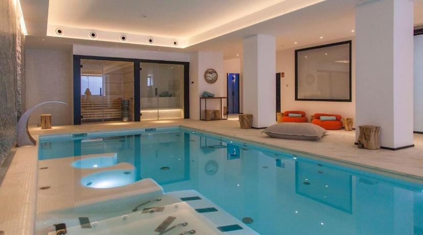 Imagen de la piscina del Hotel Stic Urban & Spa. Foto 14