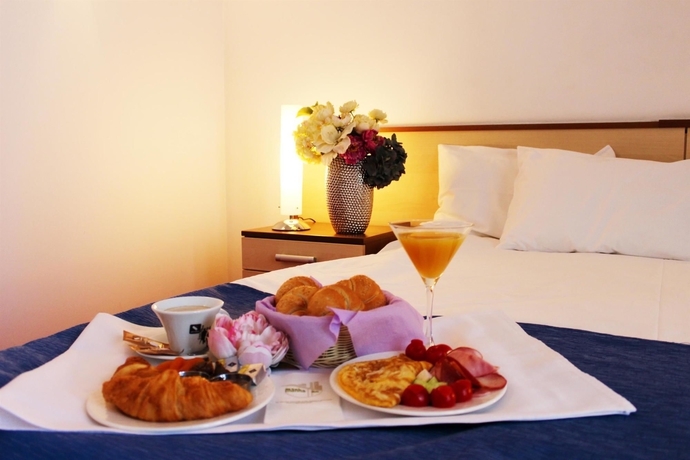Imagen de la habitación del Hotel Stil, Bucarest. Foto 12