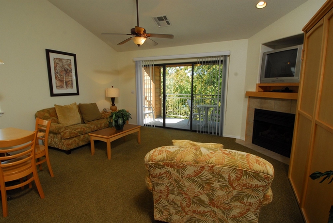 Imagen de los interiores del Hotel Still Waters Resort. Foto 12