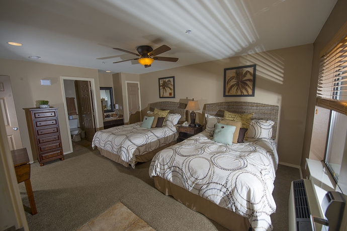 Imagen de la habitación del Hotel Still Waters Resort. Foto 5