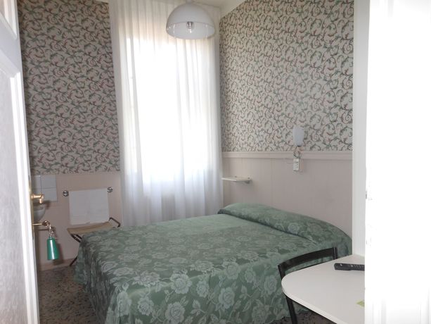 Imagen de la habitación del Hotel Stipino. Foto 6