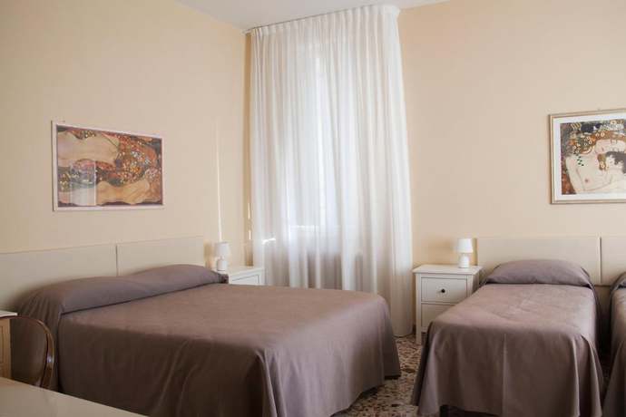 Imagen de la habitación del Hotel Stipino. Foto 13
