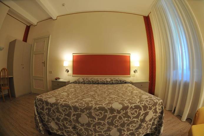 Imagen de la habitación del Hotel Stipino. Foto 14