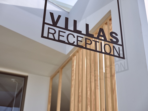 Imagen de los interiores del Hotel St.john Villas. Foto 18