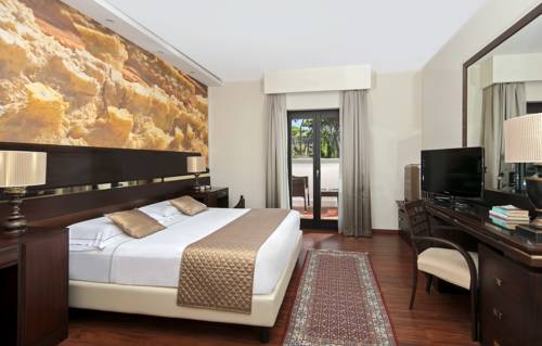 Imagen de la habitación del Hotel St.mauritius. Foto 9