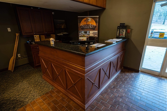 Imagen de los interiores del Hotel Stoco Lake Lodge. Foto 16