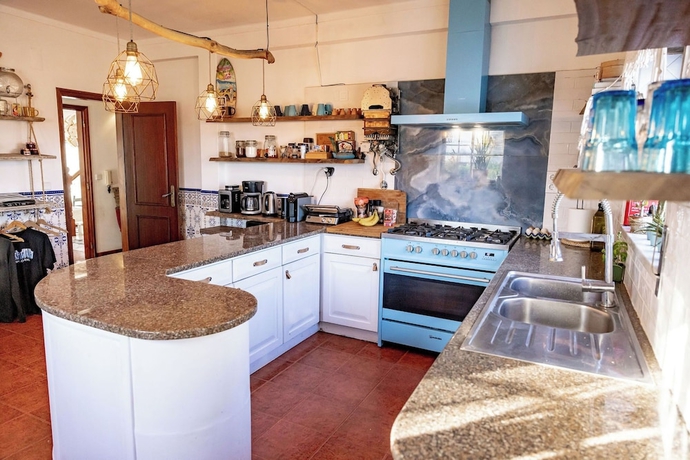 Imagen de los interiores del Hotel Stoke Portugal Surf House. Foto 14