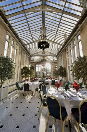 Imagen del bar/restaurante del Hotel Stoke Rochford Hall. Foto 6