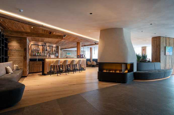 Imagen de los interiores del Hotel Stoll. Foto 19