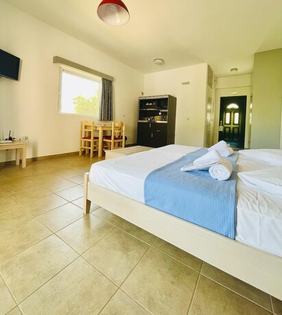 Imagen de la habitación del Hotel Stomio Villague. Foto 15