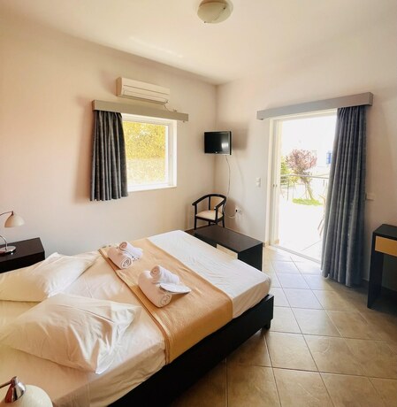 Imagen de la habitación del Hotel Stomio Villague. Foto 17