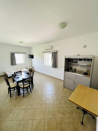 Imagen de la habitación del Hotel Stomio Villague. Foto 20