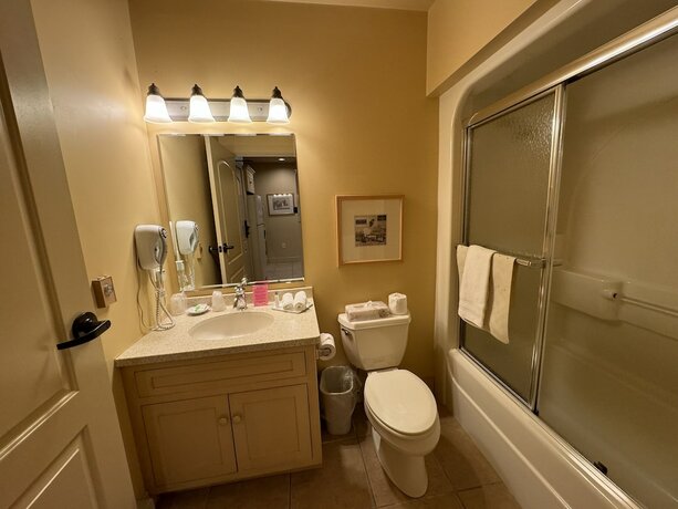 Imagen general del Hotel Stone Harbor. Foto 11