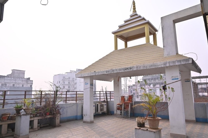 Imagen general del Hotel Stone Park Radha Devi Ln. Foto 2