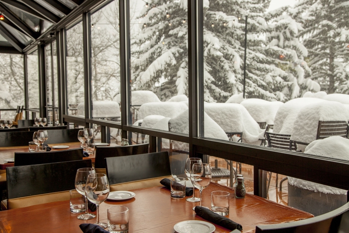 Imagen del bar/restaurante del Hotel Stonebridge Inn. Foto 6