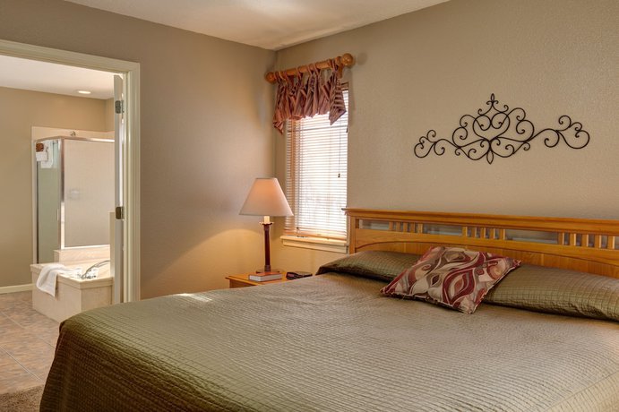 Imagen de la habitación del Hotel Stonebridge Village Resort. Foto 9
