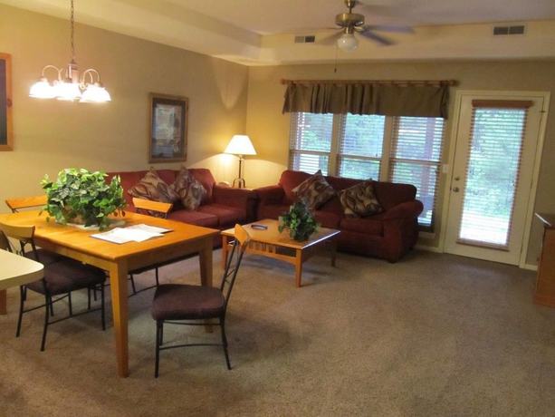 Imagen de la habitación del Hotel Stonebridge Village Resort. Foto 12