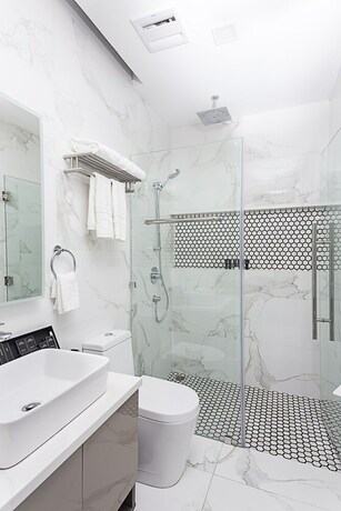 Imagen de la habitación del Hotel Stonehill Suites. Foto 25