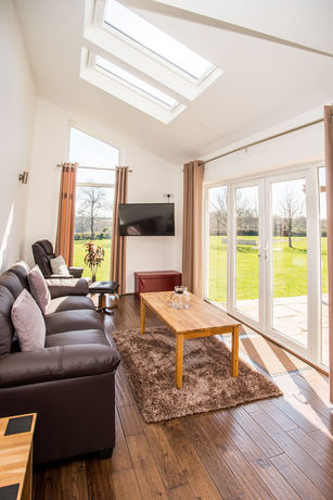 Imagen de los exteriores del Hotel Stoneleigh Village. Foto 11