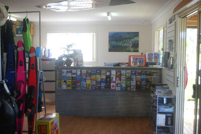Imagen de los interiores del Hotel Stoney Park. Foto 39