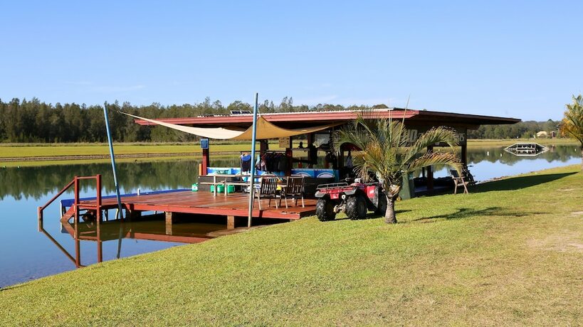 Imagen de los exteriores del Hotel Stoney Park. Foto 31