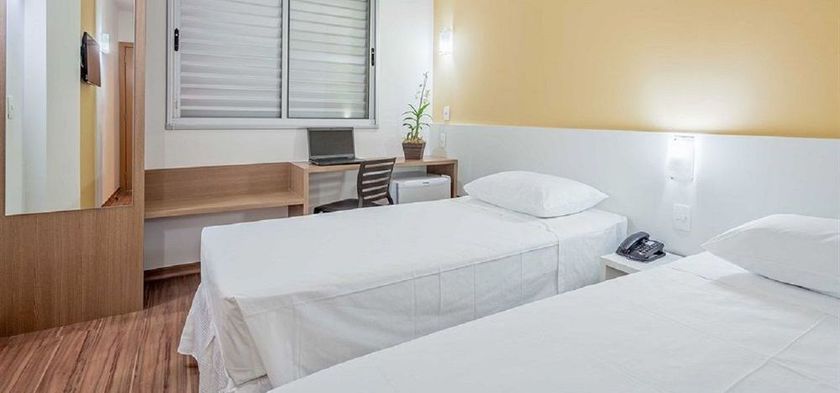 Imagen de los exteriores del Hotel Stop Inn Antonio Carlos. Foto 11