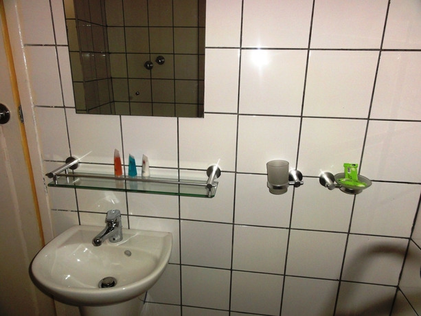 Imagen de la habitación del Hotel Stop Over Motels. Foto 2