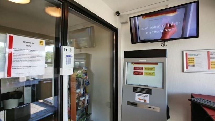 Imagen de los interiores del Hotel Stop\'n Sleep. Foto 17