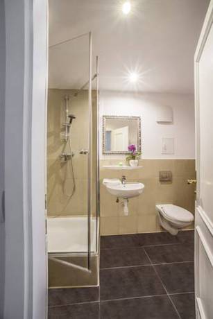 Imagen de la habitación del Hotel Storchen. Foto 4