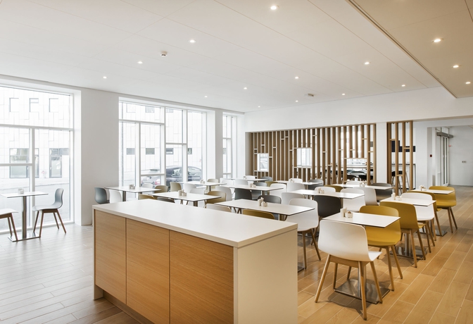 Imagen del bar/restaurante del Hotel Storm Hotel By Keahotels. Foto 10