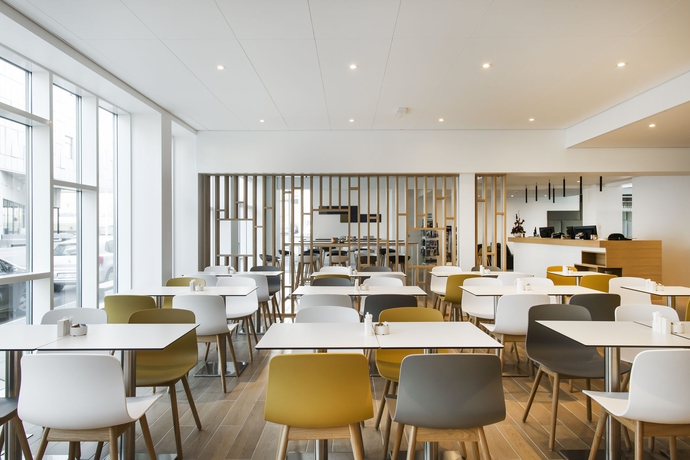 Imagen del bar/restaurante del Hotel Storm Hotel By Keahotels. Foto 11