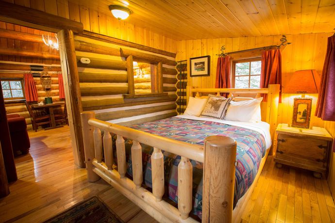 Imagen de la habitación del Hotel Storm Mountain Lodge Cabins and Dining. Foto 20