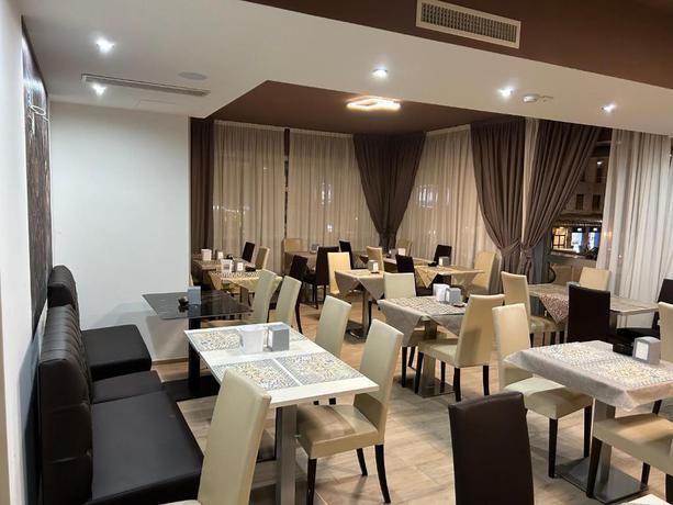 Imagen del bar/restaurante del Hotel Stradivari. Foto 2