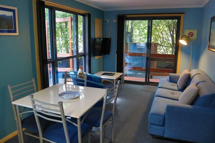 Imagen de la habitación del Hotel Strahan Bungalows. Foto 27