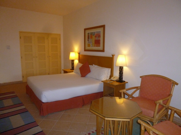 Imagen de la habitación del Hotel Strand Beach Resort. Foto 7