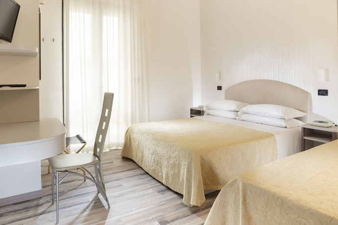 Imagen de la habitación del Hotel Strand, Bellaria-Igea Marina. Foto 8