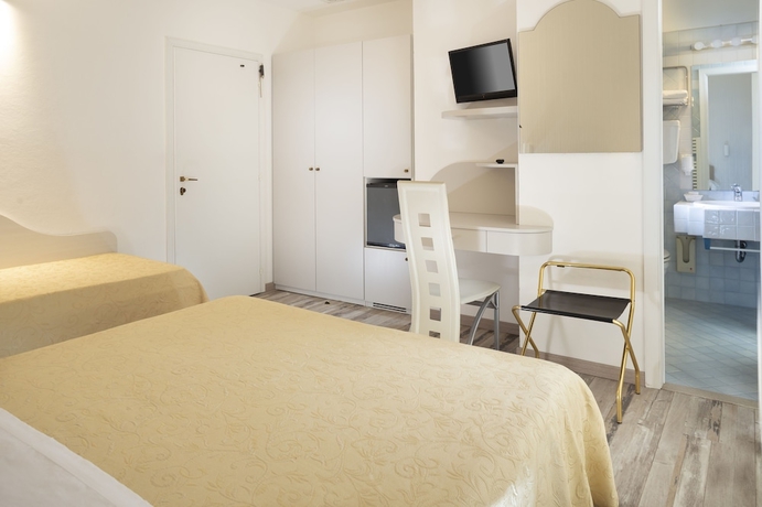 Imagen de la habitación del Hotel Strand, Bellaria-Igea Marina. Foto 9