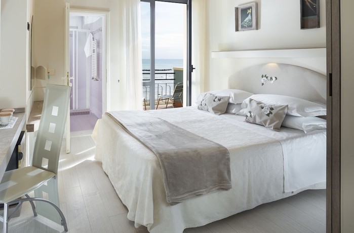 Imagen de la habitación del Hotel Strand, Bellaria-Igea Marina. Foto 13