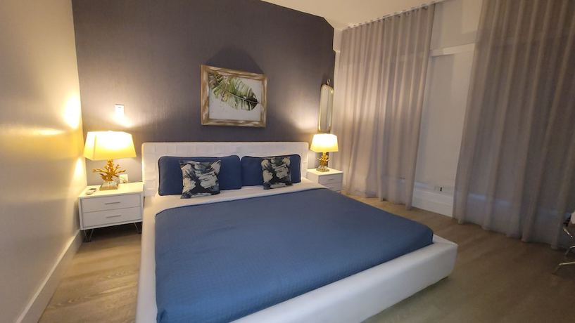 Imagen de la habitación del Hotel Strand Ocean Drive Suites. Foto 4