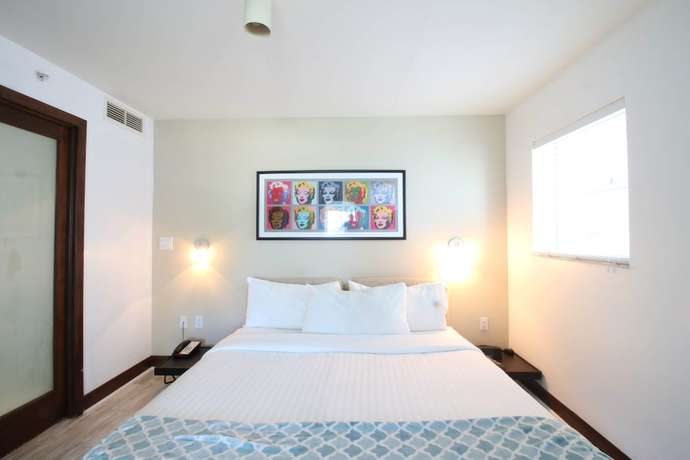 Imagen de la habitación del Hotel Strand Ocean Drive Suites. Foto 9
