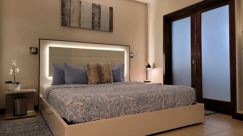 Imagen de la habitación del Hotel Strand Ocean Drive Suites. Foto 10